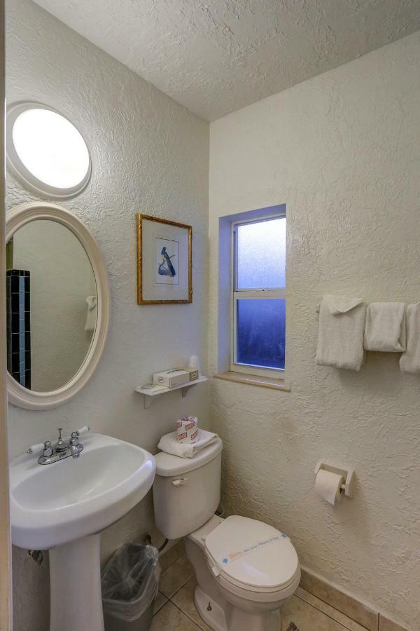 הוליווד Richard'S Motel Courtyard מראה חיצוני תמונה
