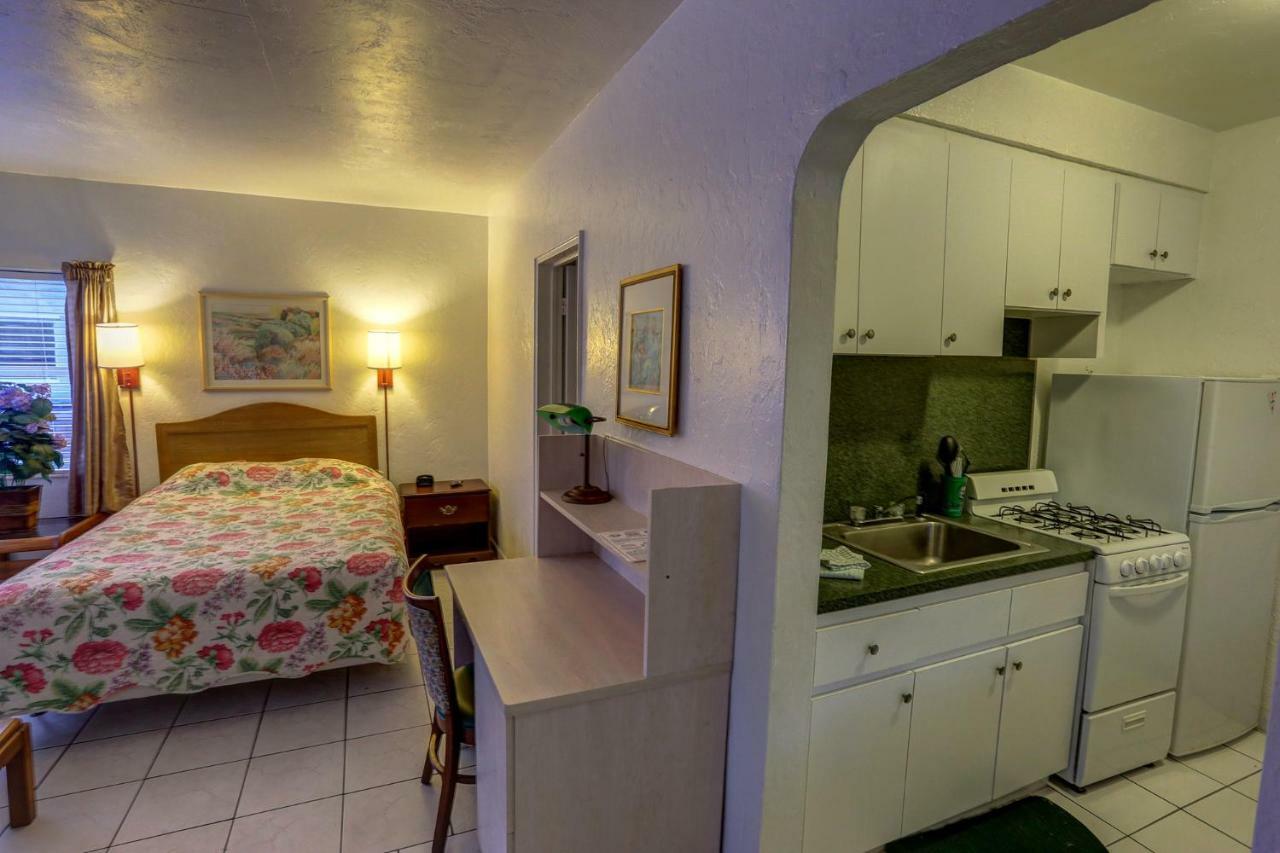 הוליווד Richard'S Motel Courtyard מראה חיצוני תמונה
