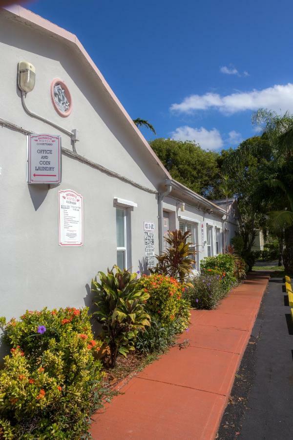 הוליווד Richard'S Motel Courtyard מראה חיצוני תמונה