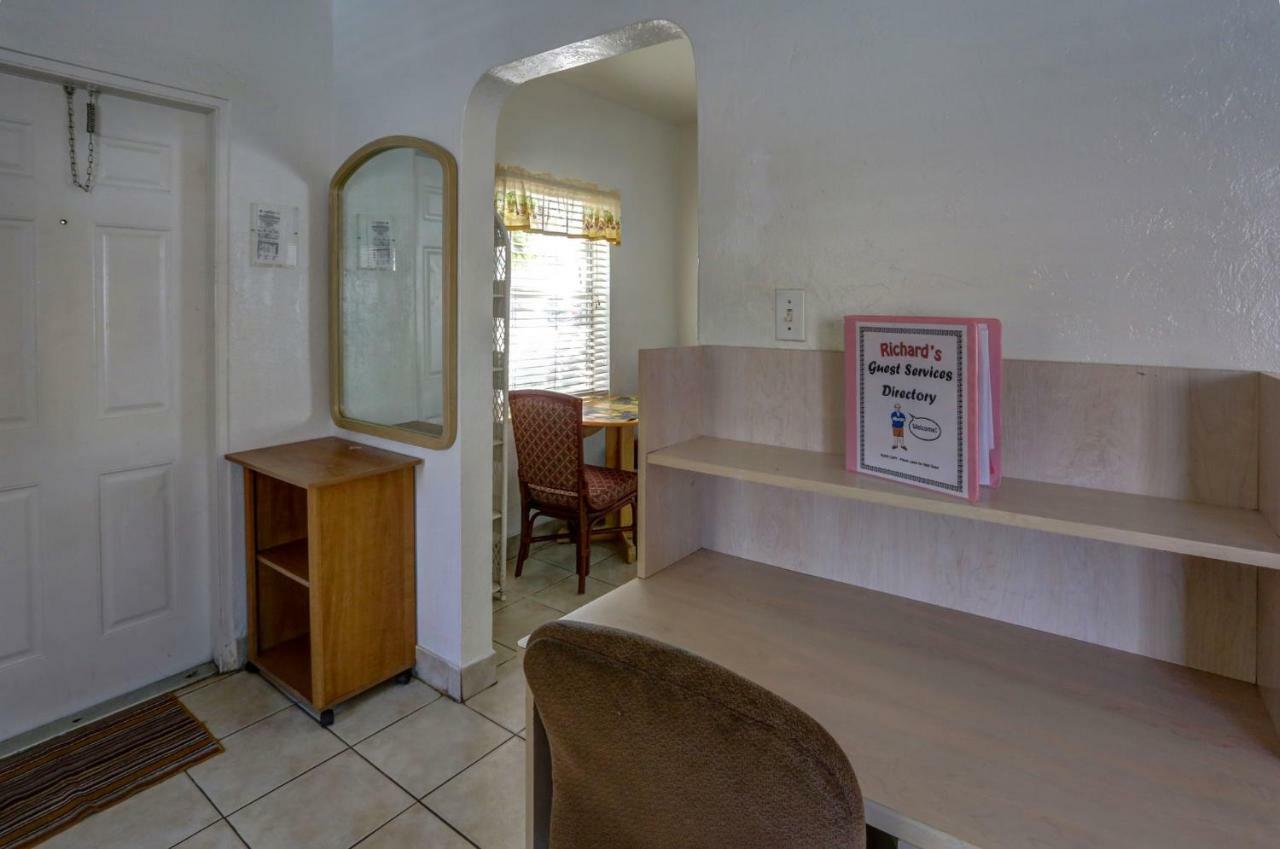 הוליווד Richard'S Motel Courtyard מראה חיצוני תמונה