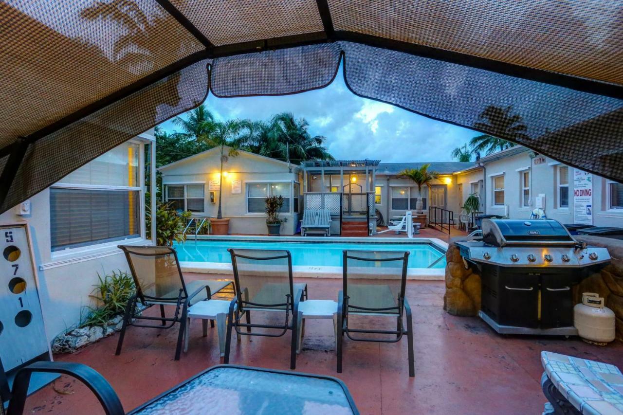 הוליווד Richard'S Motel Courtyard מראה חיצוני תמונה