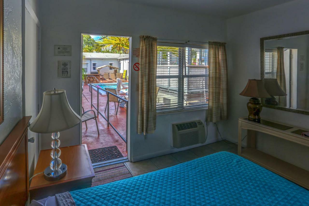 הוליווד Richard'S Motel Courtyard מראה חיצוני תמונה