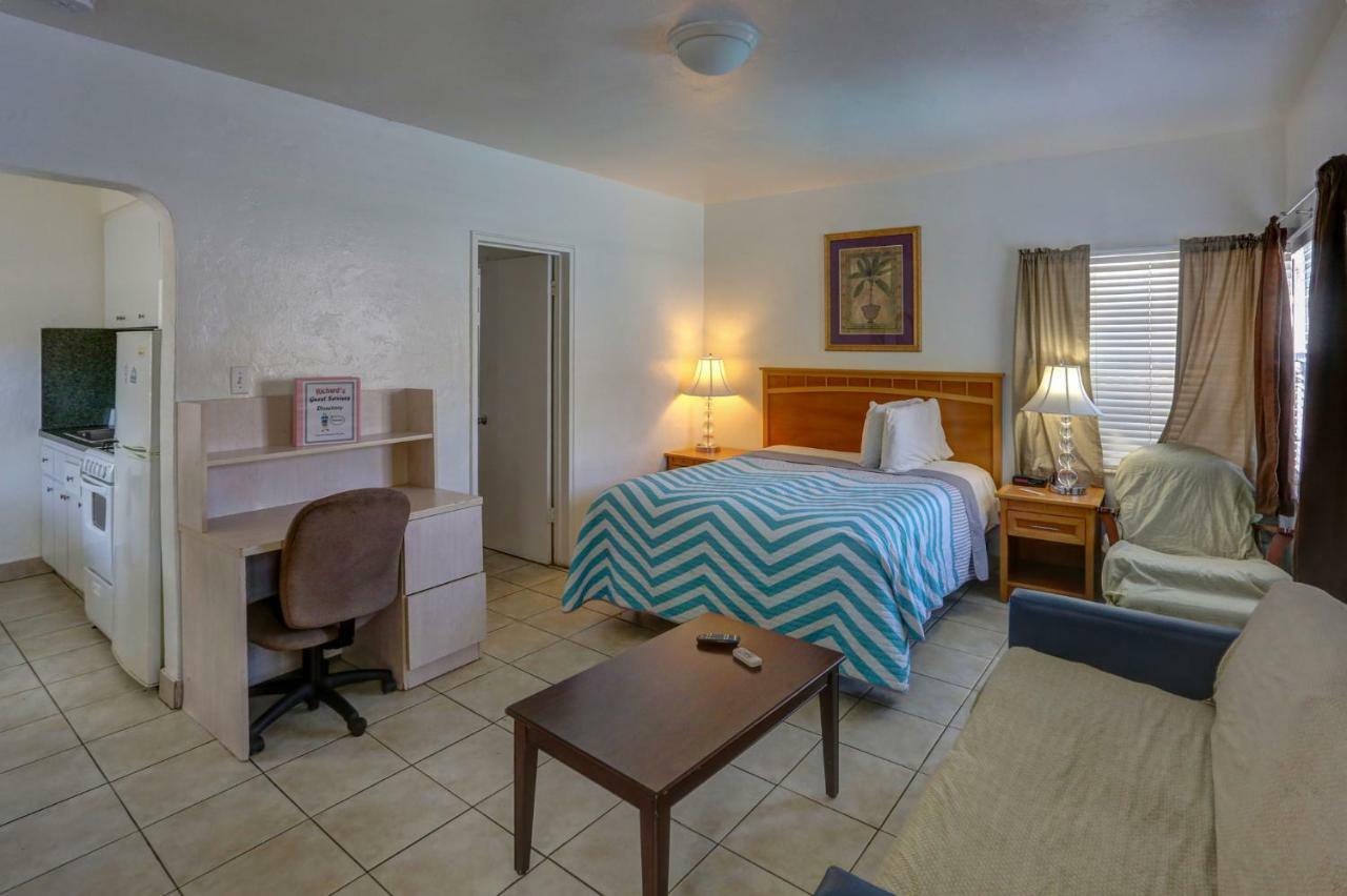 הוליווד Richard'S Motel Courtyard מראה חיצוני תמונה