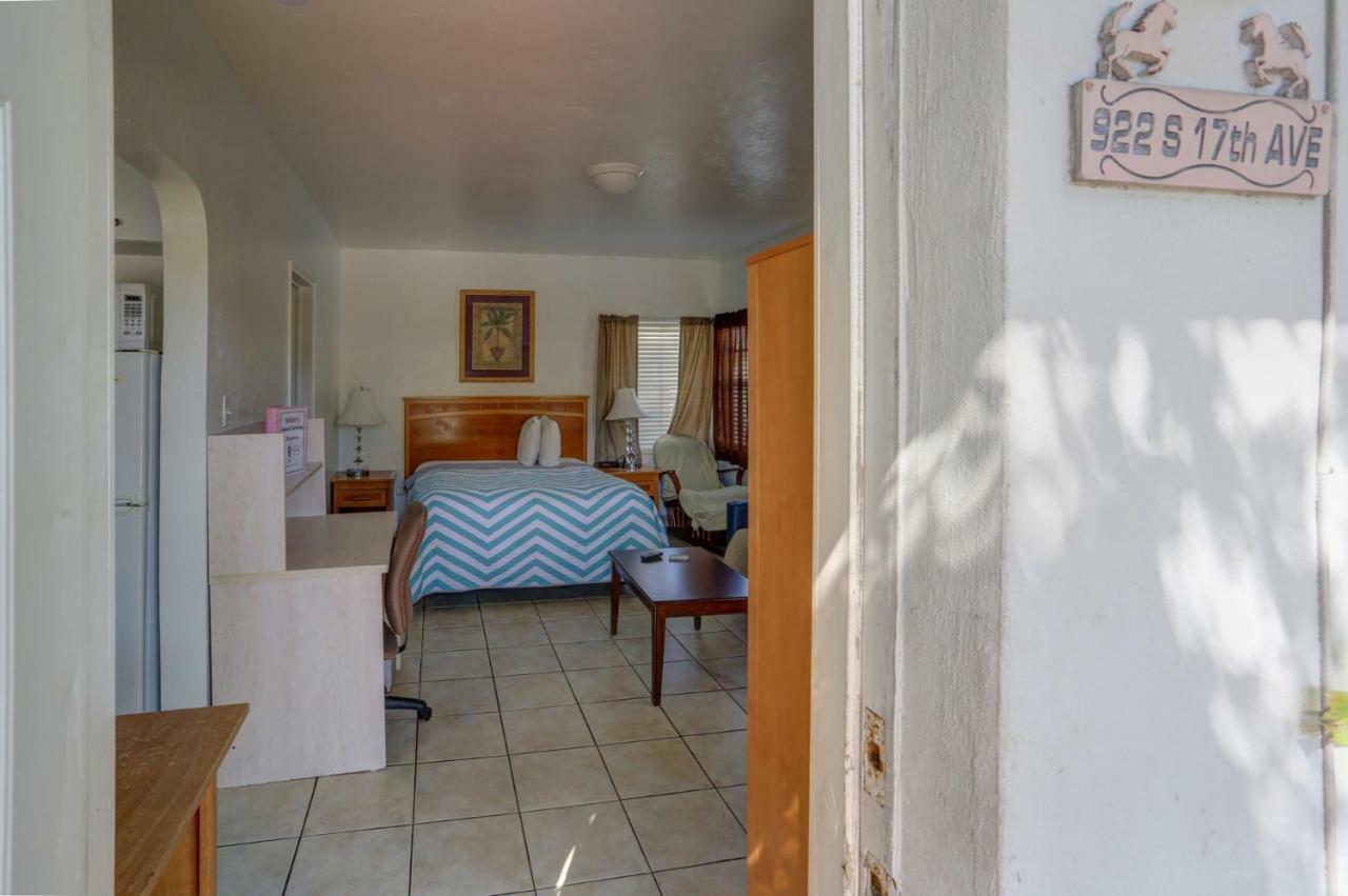 הוליווד Richard'S Motel Courtyard מראה חיצוני תמונה