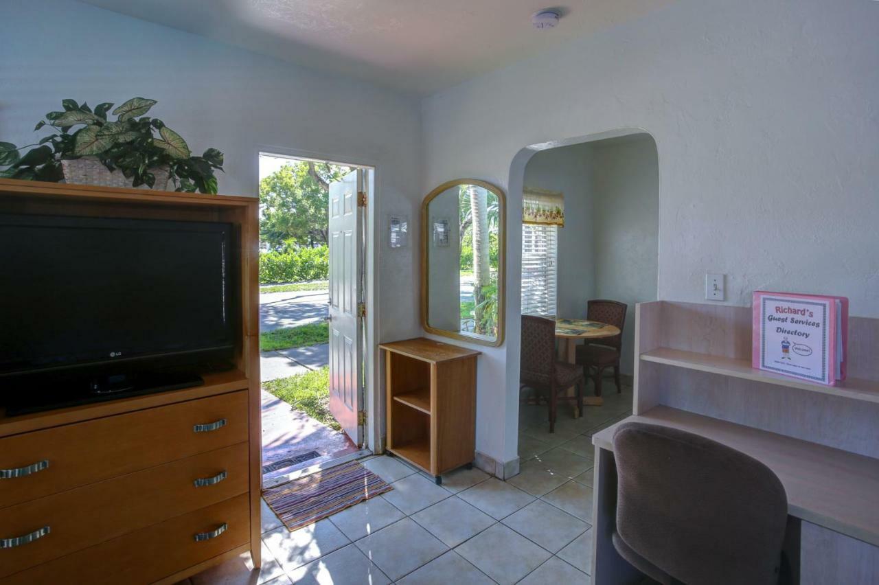 הוליווד Richard'S Motel Courtyard מראה חיצוני תמונה